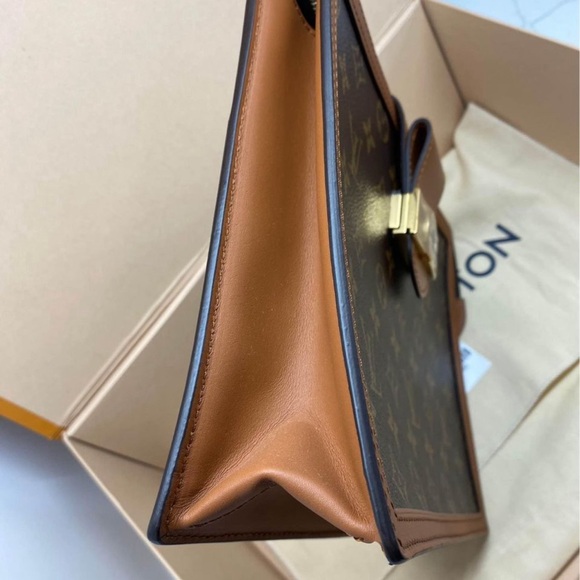 Limited Edition Monogram Giant Reverse Toiletry 26 - Picture 4 of 8